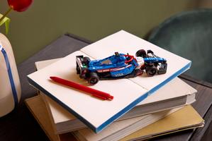 Набор LEGO Visa Cash App RB VCARB 01 F1 Race Car
