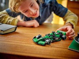 Набор LEGO KICK Sauber F1 Team C44 Race Car