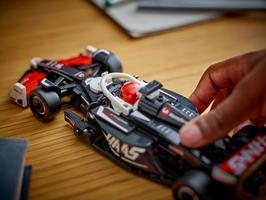 Набор LEGO MoneyGram Haas F1 Team VF-24 Race Car