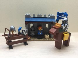 Набор LEGO 31120: Armor Shop Remake