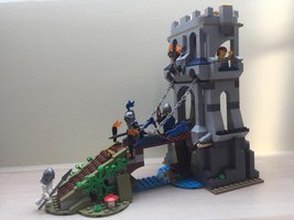 Набор LEGO 31120: Drawbridge Defense Remake