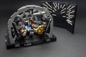 Набор LEGO Millennium Falcon Cockpit Diorama