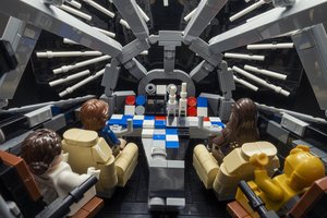 Набор LEGO Millennium Falcon Cockpit Diorama