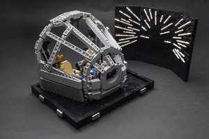 Набор LEGO Millennium Falcon Cockpit Diorama
