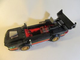 Набор LEGO Sports car using minifig shooters as lights