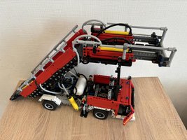 Набор LEGO Airport Stair Truck