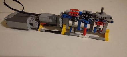 Набор LEGO Technic In-Line 3 Engine