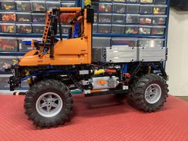 Набор LEGO MOC-128532 8110 Unimog modified to use the tractor style tires.