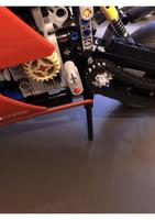 Набор LEGO Ducati kickstand and exhaust reinforcement 42107