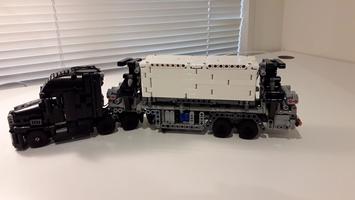 Набор LEGO 1/2 Scale Mack Anthem Container Trailer