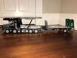 Набор LEGO Mack Transporter