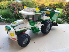 Набор LEGO MOC-52124 MOC - 7636 Planter Tractor