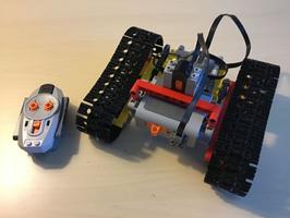 Набор LEGO RC Tracked Racer