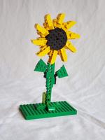 Набор LEGO Sunny the Sunflower