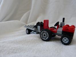 Набор LEGO kleiner Tracktorpullingtraktor mit anhanger
