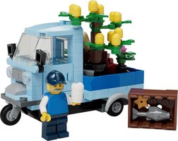 Набор LEGO 5009422 Italian Market Van